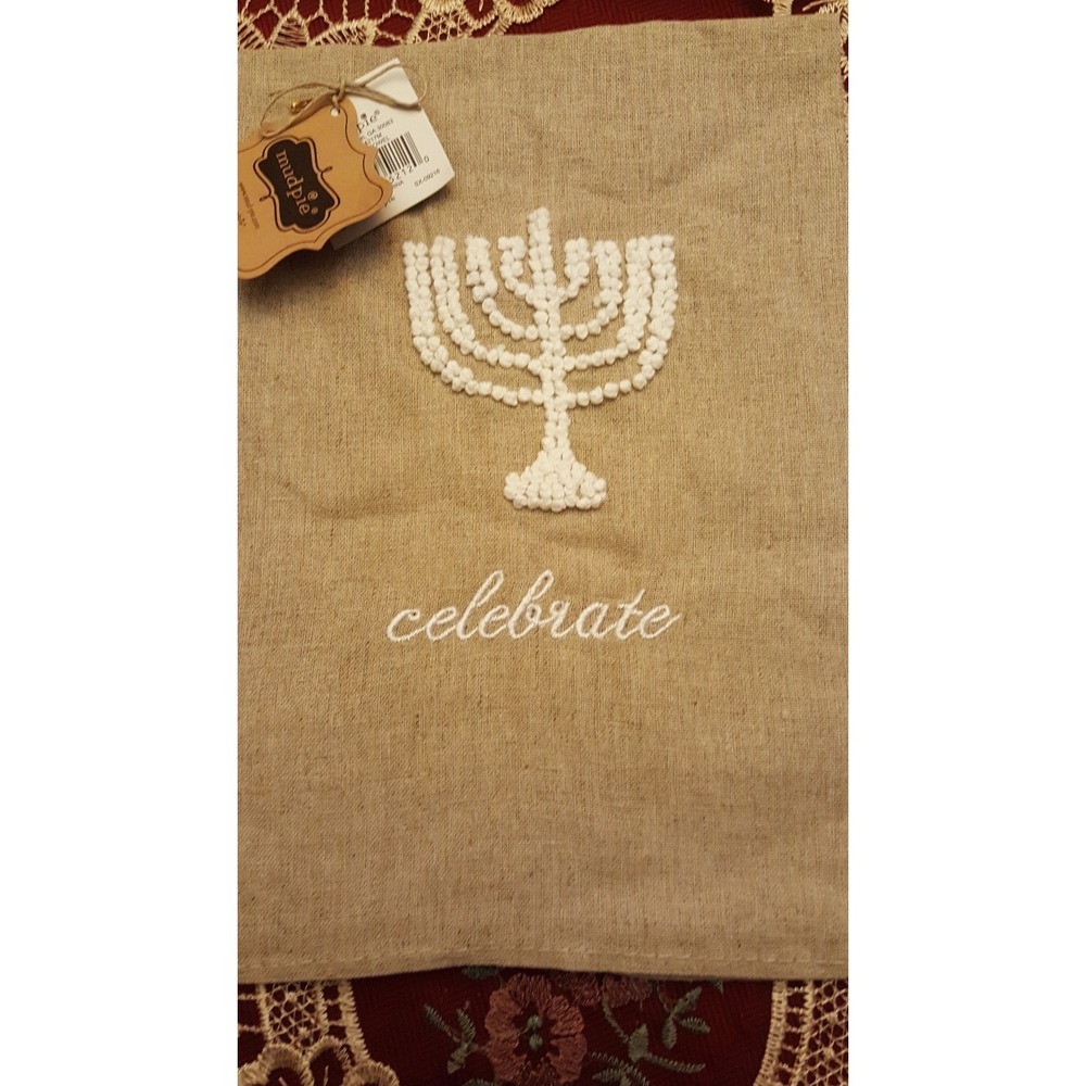 MUD PIE OATMEAL LINEN‎ FRENCH KNOT EMBROIDERED MENORAH GUEST HAND TOWEL
